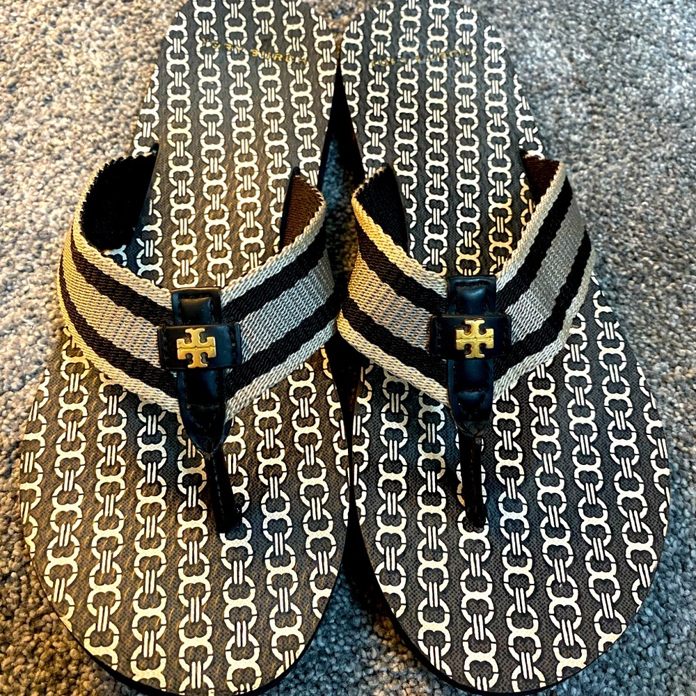 Tory Burch Flip Flops! Good condition! Size 9